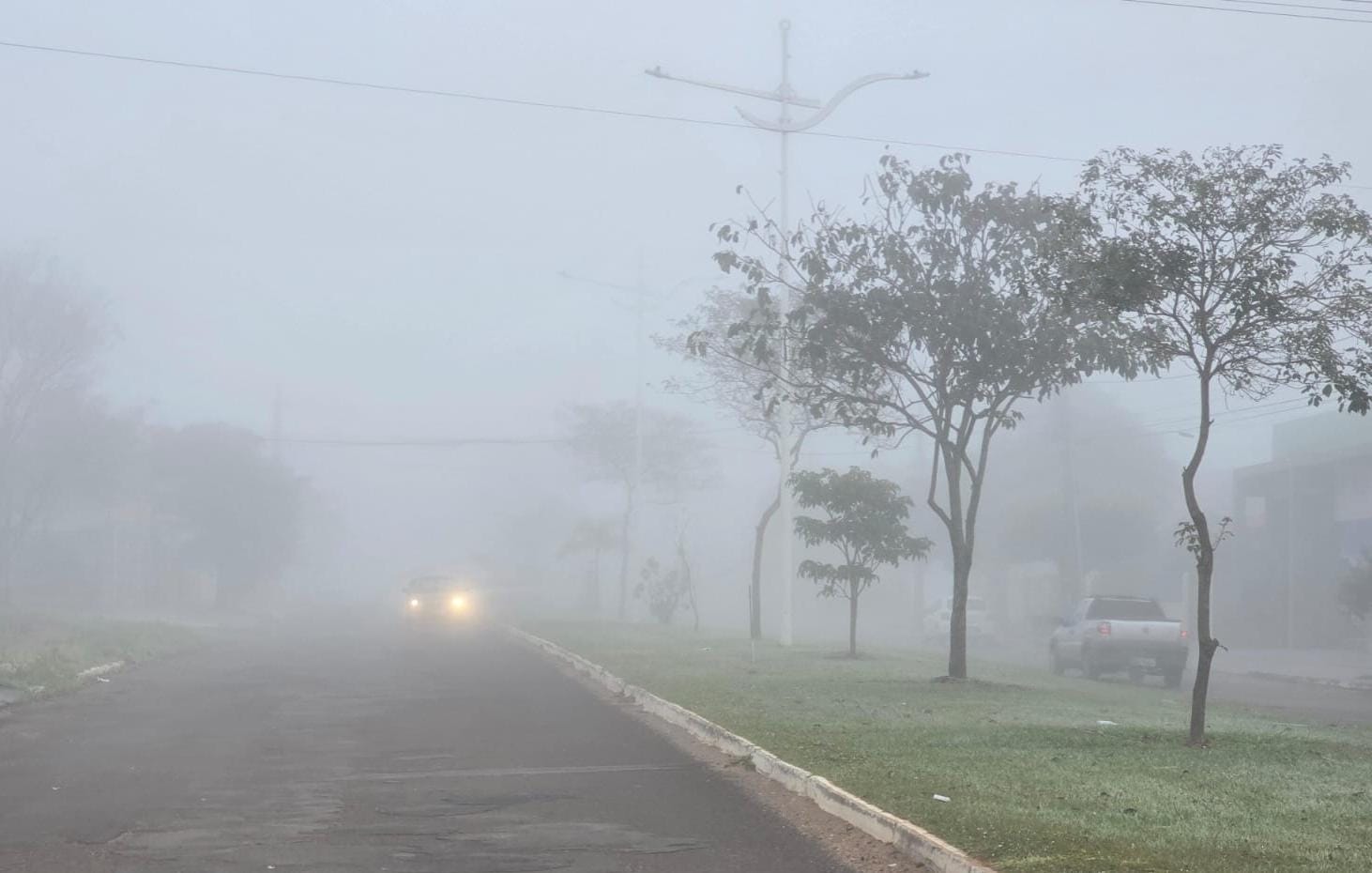 Neblina cobre Naviraí no amanhecer e semana começa com frio no Cone Sul de MS