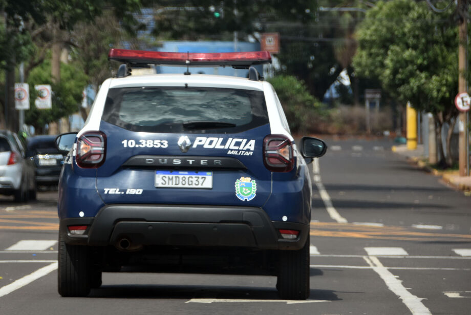 Preso por urinar em loja de roupa, jovem morre em viatura da PM