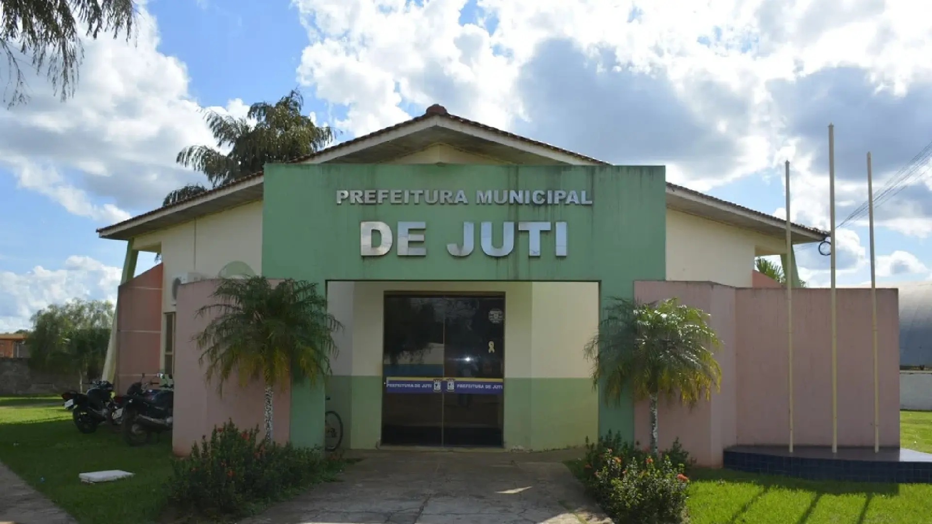 Juti compra 15 veículos novos por R$ 1,49 milhão para renovar frota