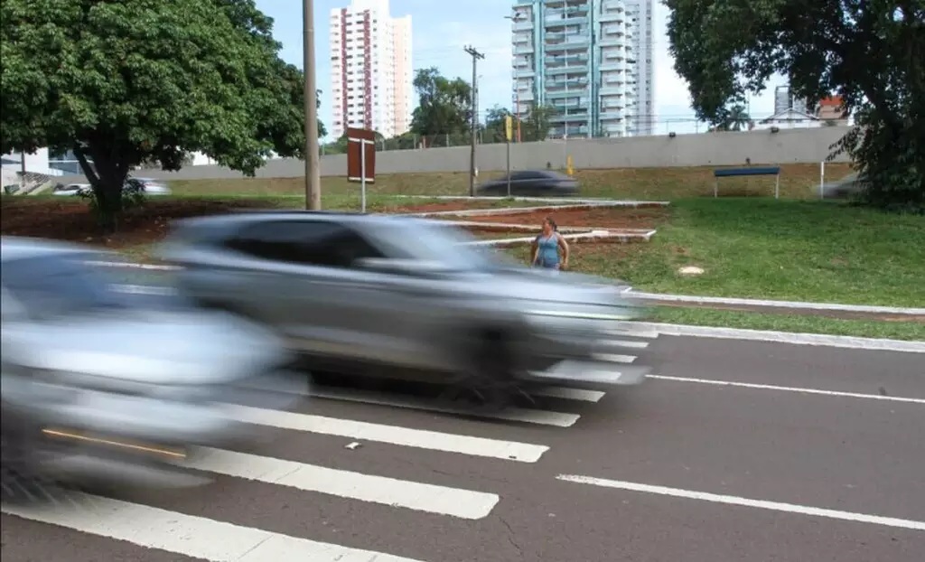 Excesso de velocidade domina lote de quase 18 mil autuações do Detran.