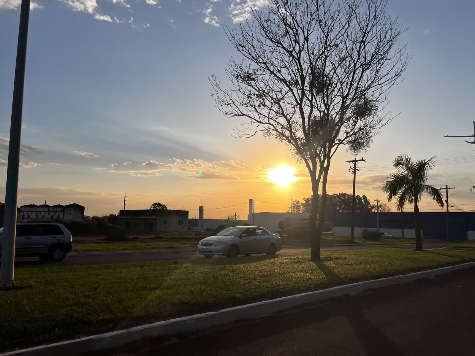 Temperatura cai em Naviraí neste domingo, mas tempo segue firme e sem previsão de chuva