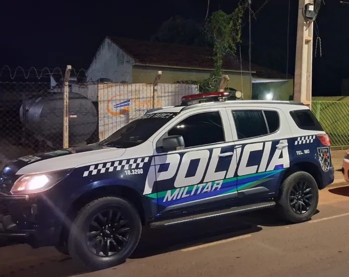 Homem é preso após espancar a sogra no meio da rua